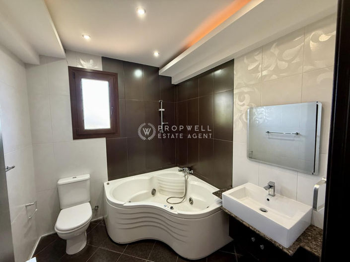 Image No.10-5 Bed House for sale