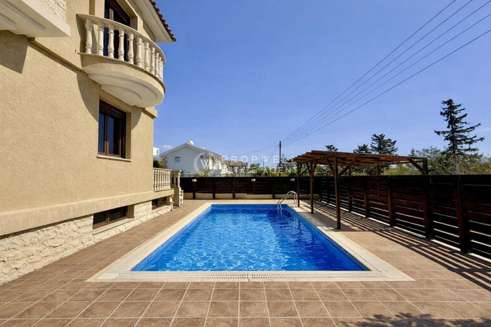Image No.18-5 Bed House for sale