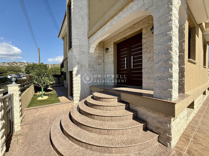 Image No.2-Maison de 5 chambres à vendre à Limassol