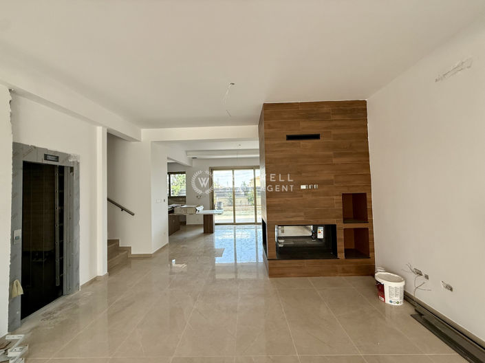 Image No.2-4 Bed House for sale