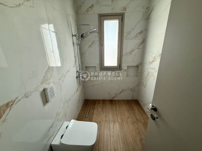 Image No.9-4 Bed House for sale