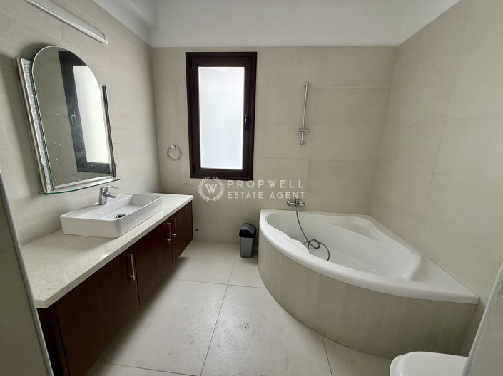 Image No.14-4 Bed House for sale