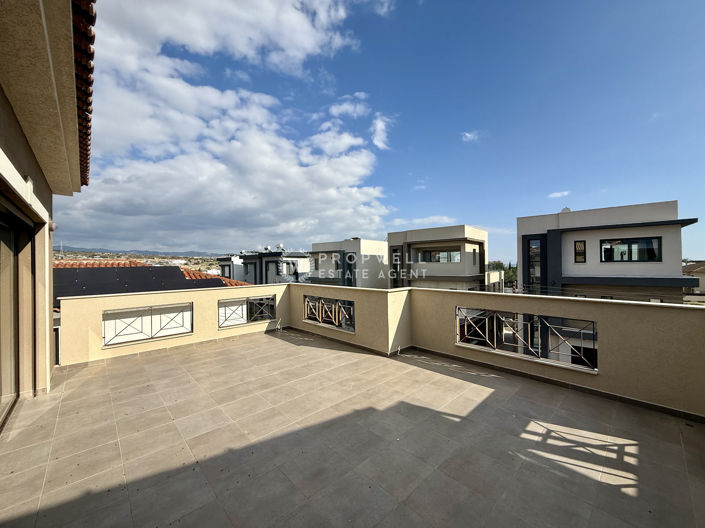 Image No.16-4 Bed House for sale