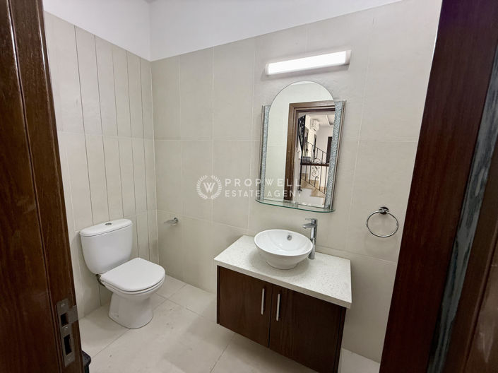 Image No.6-4 Bed House for sale