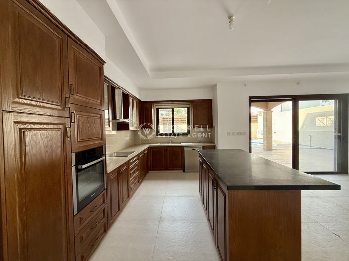 Image No.8-4 Bed House for sale