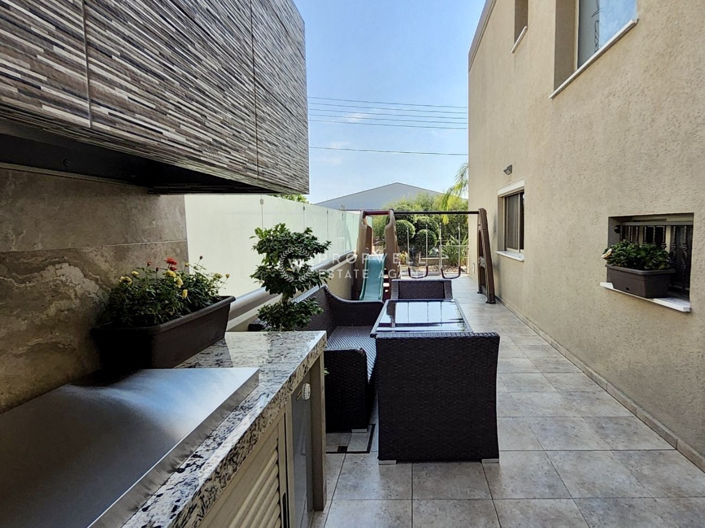 Image No.11-4 Bed House for sale