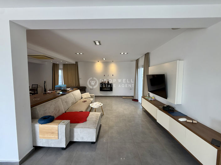 Image No.3-4 Bed House for sale