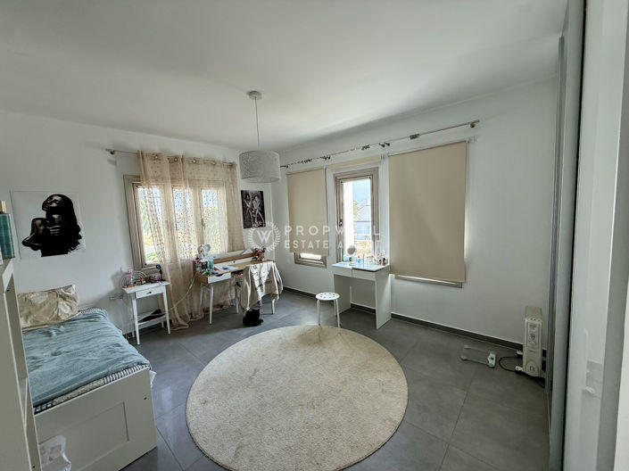 Image No.9-4 Bed House for sale