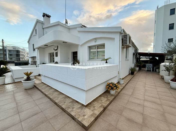 Image No.2-Maison de 4 chambres à vendre à Aradippou