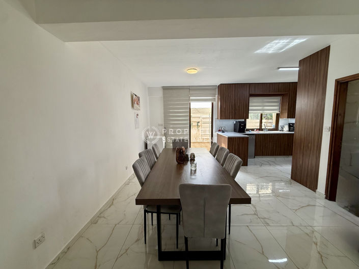 Image No.3-3 Bed House for sale