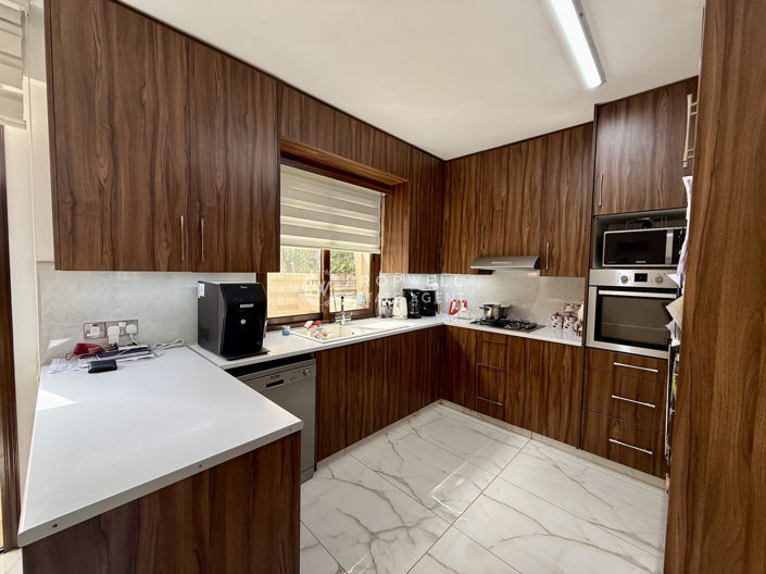 Image No.5-3 Bed House for sale