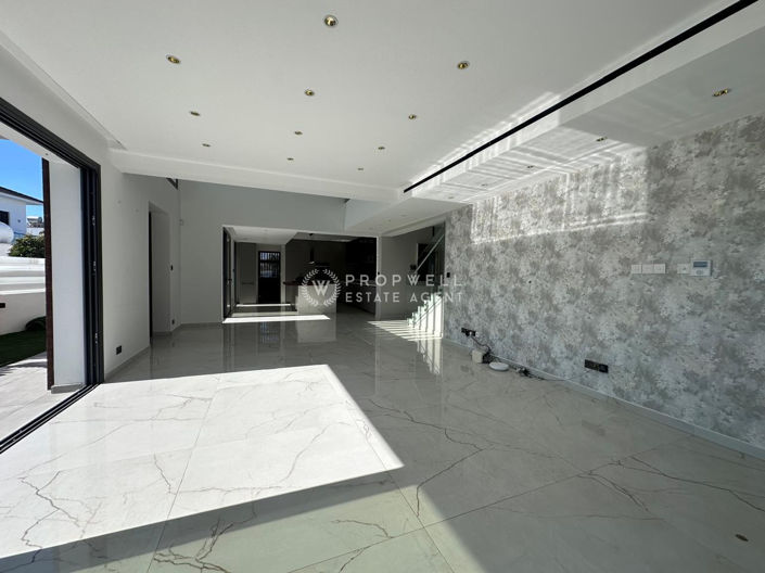 Image No.43-5 Bed Villa for sale