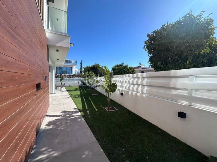 Image No.6-5 Bed Villa for sale