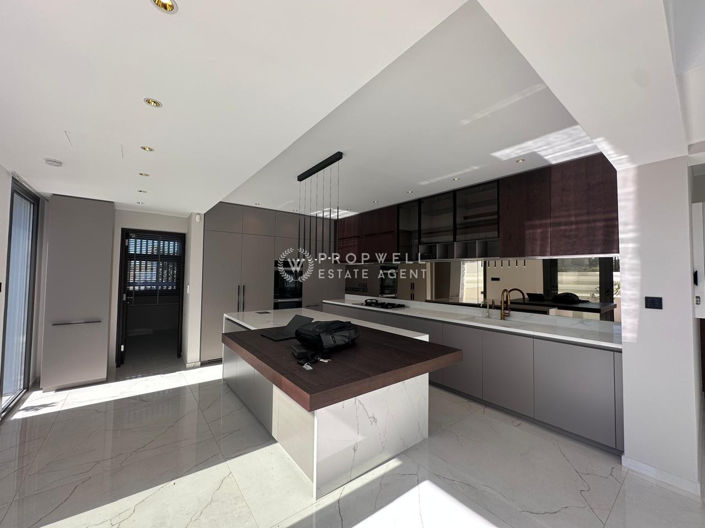 Image No.9-5 Bed Villa for sale