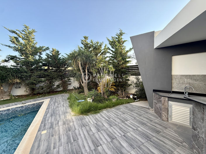 Image No.19-Villa de 6 chambres à vendre à Oroklini