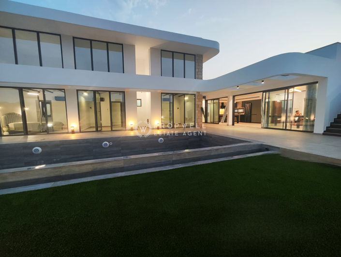 Image No.3-3 Bed Villa for sale