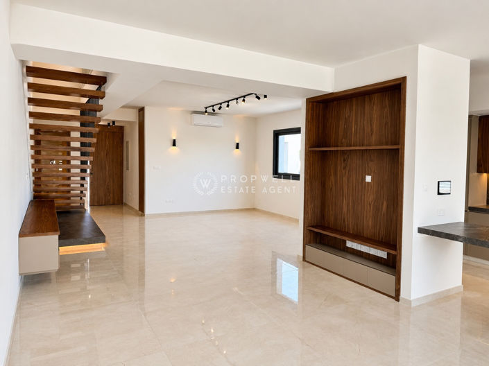 Image No.3-4 Bed House for sale