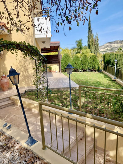 Image No.15-3 Bed House for sale