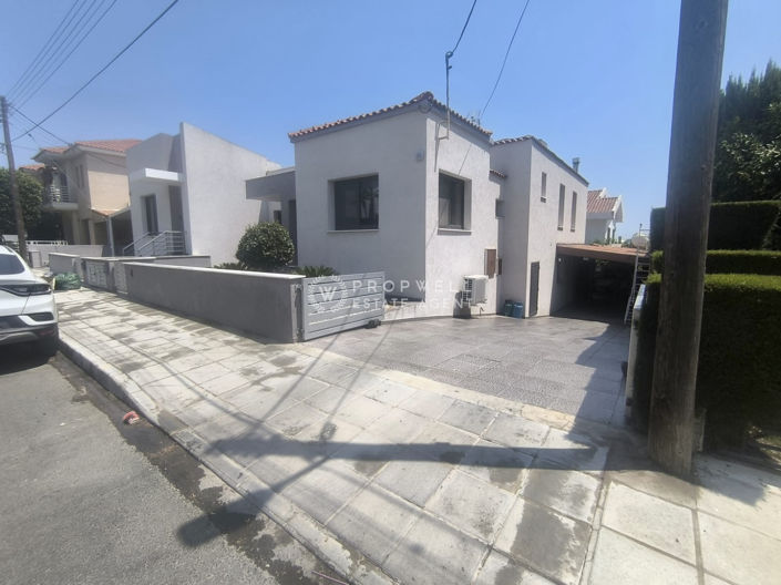 Image No.17-3 Bed House for sale