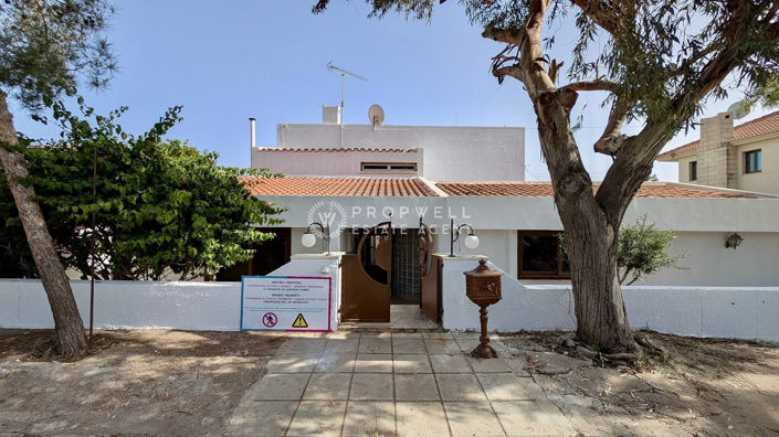 Image No.2-4 Bed House for sale