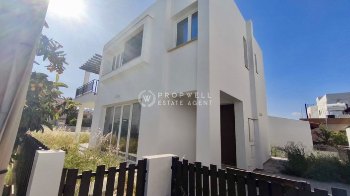 Image No.17-3 Bed House for sale