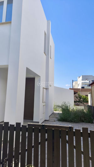 Image No.19-3 Bed House for sale
