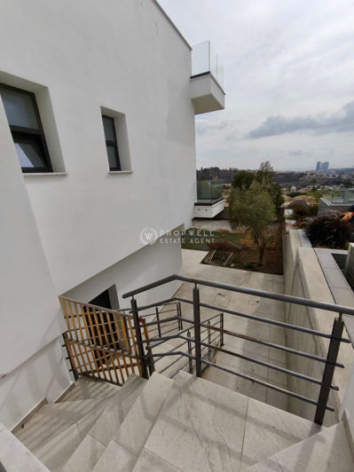 Image No.18-3 Bed House for sale