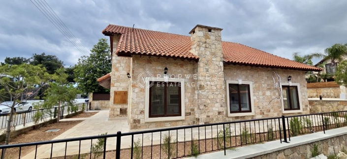 Image No.15-4 Bed House for sale