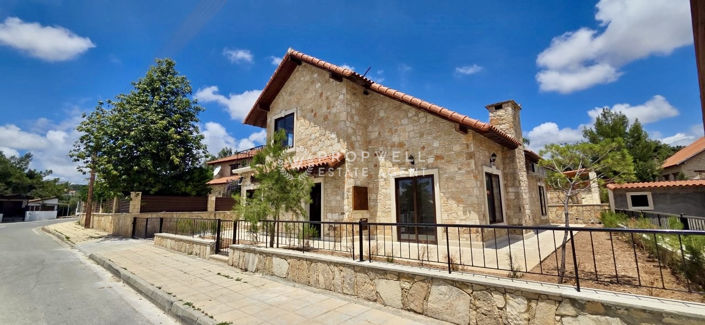 Image No.2-4 Bed House for sale