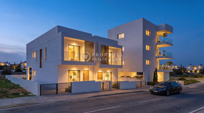 1 - Ypsonas, House