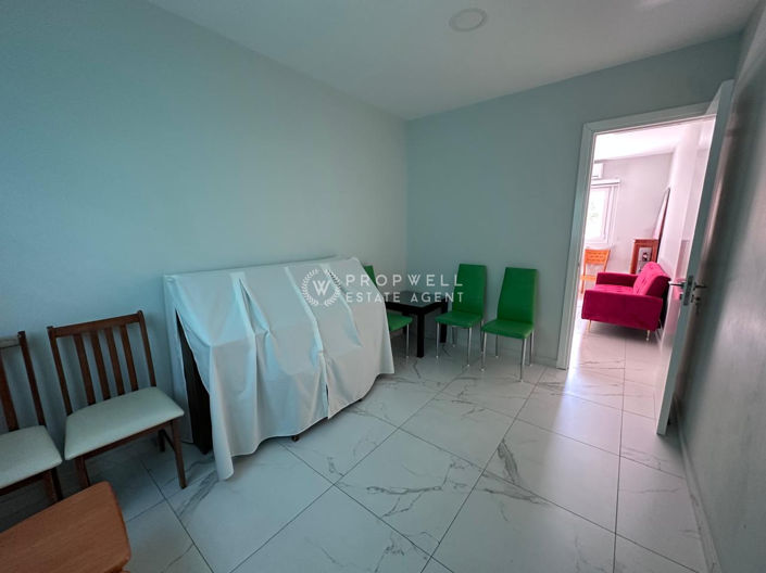 Image No.18-10 Bed Property for sale