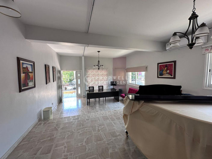 Image No.20-10 Bed Property for sale