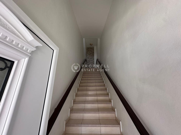 Image No.24-10 Bed Property for sale