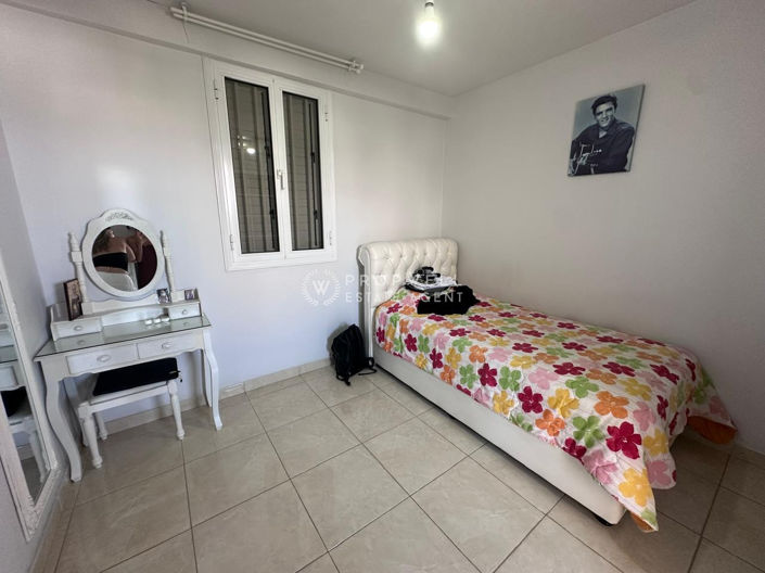 Image No.28-10 Bed Property for sale