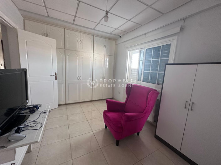 Image No.30-10 Bed Property for sale