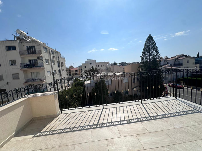 Image No.35-10 Bed Property for sale
