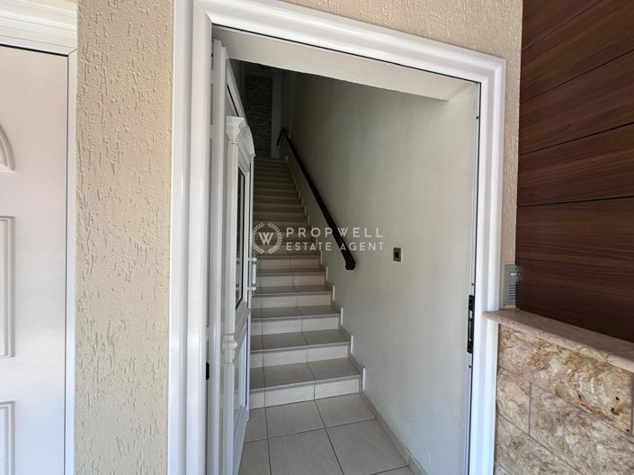 Image No.47-10 Bed Property for sale