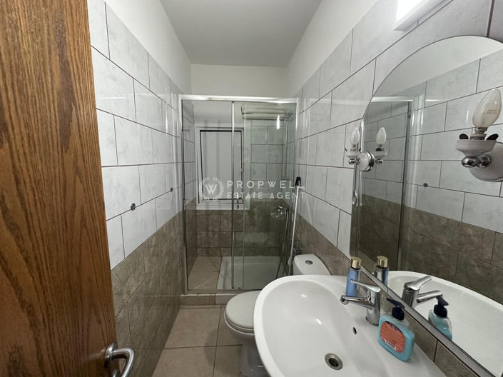 Image No.52-10 Bed Property for sale