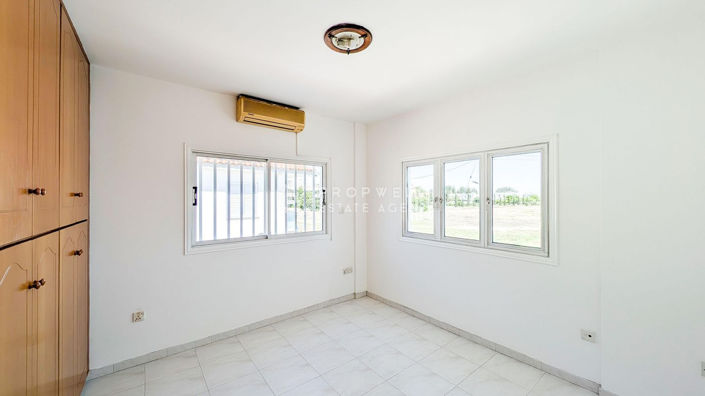 Image No.10-3 Bed House for sale