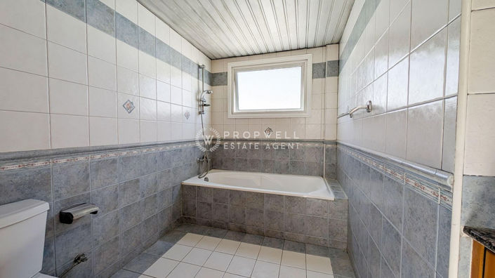 Image No.17-3 Bed House for sale