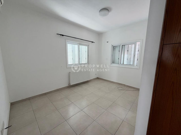 Image No.10-3 Bed House for sale