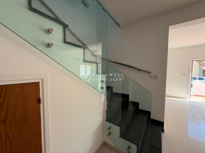 Image No.9-3 Bed House for sale