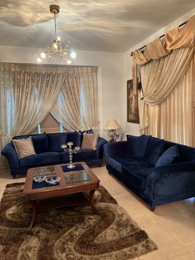 Image No.6-5 Bed House for sale