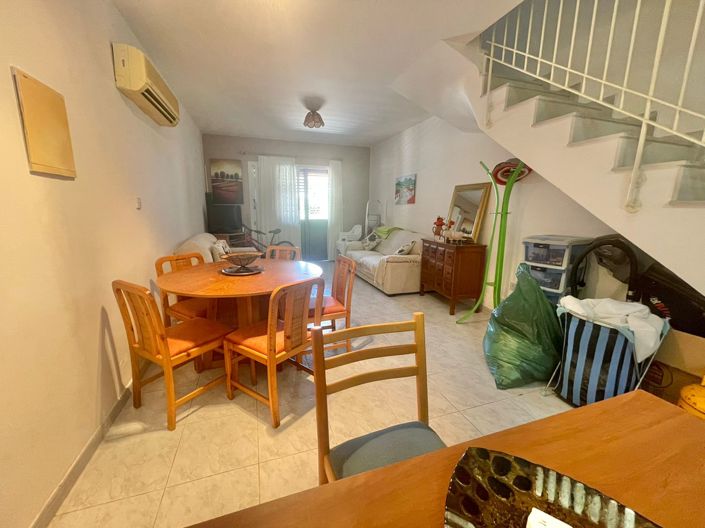 Image No.5-2 Bed House for sale