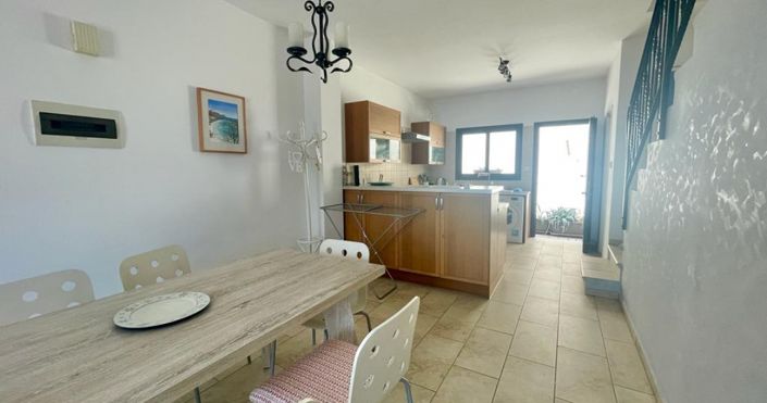 Image No.11-2 Bed House for sale