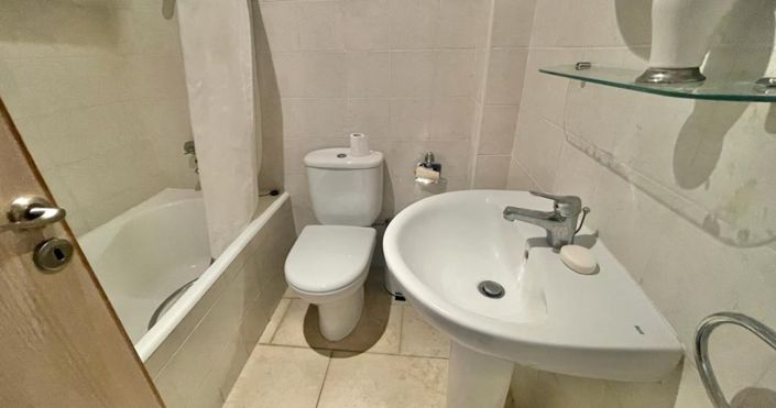 Image No.23-2 Bed House for sale