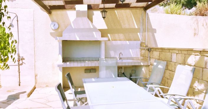 Image No.8-2 Bed House for sale