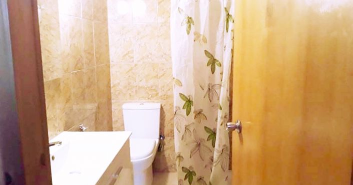 Image No.6-3 Bed House for sale