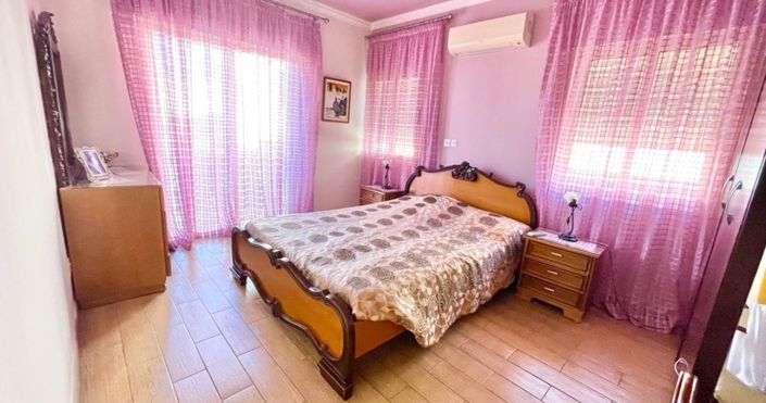 Image No.16-3 Bed House for sale