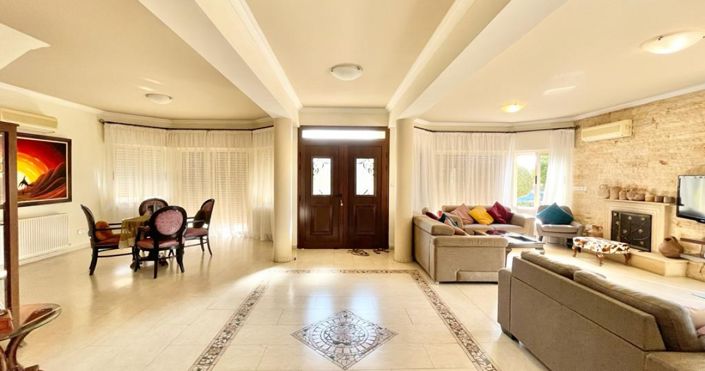 Image No.17-3 Bed House for sale